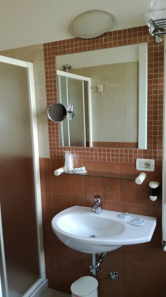 צ'סנטיקו Hotel Sogno מראה חיצוני תמונה